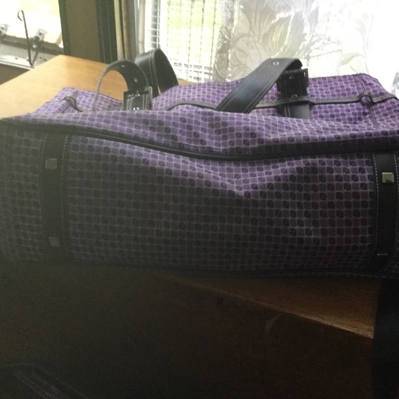 Liz Claiborne Purple Shoulder Bag - Picture 2 of 9